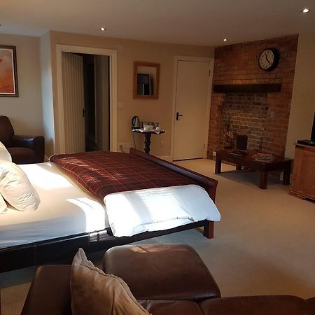 Bath Arms Crockerton Hotel Уорминстър Екстериор снимка