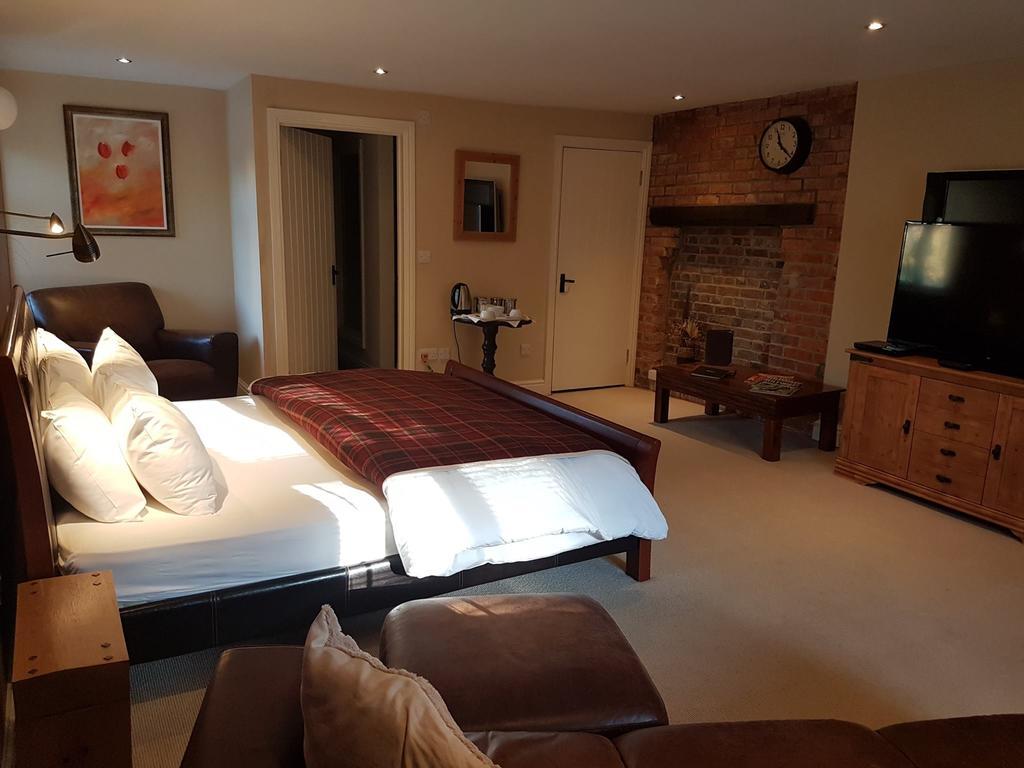 Bath Arms Crockerton Hotel Уорминстър Екстериор снимка